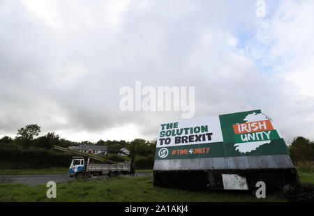 Le Sinn Fein propose une affiche de l'unité irlandaise comme solution à Brexit sur la N3 route à l'extérieur Co. Cavan près de la frontière avec l'Irlande du Nord. Banque D'Images