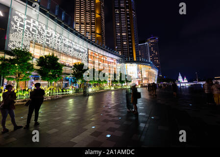 Bangkok , Thaïlande - Sep 17, 2019 : l'icône de l'extérieur du centre commercial Siam dans la nuit Banque D'Images