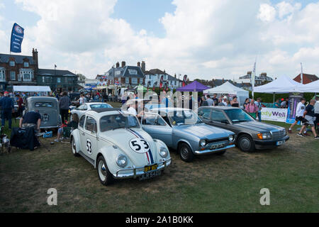 1970 VW Coccinelle Herbie en couleurs à l'Accord Classic Motor Show sur Walmer Green par la plage, Deal, Kent, UK Banque D'Images