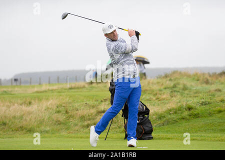 St Andrews, Fife, en Écosse. 25 Septembre, 2019. Tournée européenne, Alfred Dunhill Links Championship, jour de pratique ; l'ancien international sud-africain cricketer AB de Villiers joue son coup de la pièce en T sur le treizième trou du Old Course St Andrews, au cours d'une ronde de pratique à l'Alfred Dunhill Links Championship - usage éditorial : Action Crédit Plus Sport Images/Alamy Live News Banque D'Images