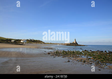 Une journée ensoleillée à Port Logan beach, Dumfries et Galloway, Écosse, Royaume-Uni. Banque D'Images