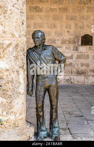 La Havane Cuba - 2 janvier 2019 : statue en bronze de danseuse de flamenco espagnol Antonio Gades situé à La Havane, Cuba. Banque D'Images