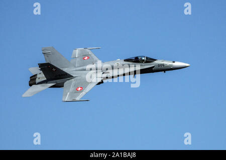 Swiss Air Force McDonnell Douglas-Boeing F/A-18 vol de chasse Hornet Banque D'Images