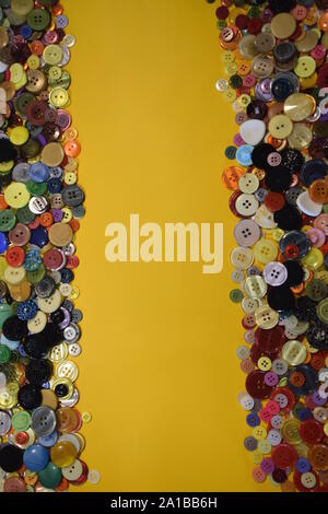 Mélange de couleur des boutons de différentes tailles et formes Banque D'Images