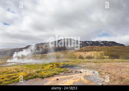 La région des sources chaudes de Geysir près de Reykjavik, Islande Banque D'Images