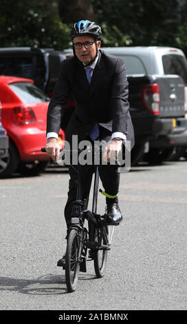 Pic montre : vélo Bernard Jenkin - Le député conservateur vu ici à la conférence de presse pour la campagne à la direction de Boris JohnsonÕs à Londres Juin 2019 photo Banque D'Images