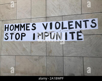 Montreuil, France, art de rue féministe français protestant contre la violence domestique sur les murs de banlieue de la ville ('Stop impunité pour les hommes violents') protestent france activisme art de rue Banque D'Images
