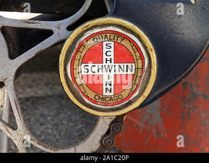 Un original vélos Schwinn vintage logo est vu sur un vélo Plateaux. Banque D'Images