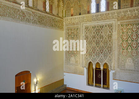 Tolède, Espagne -22 oct 2019- Vue sur le monument de la synagogue El Transito, maintenant un musée séfarade situé à Tolède, en Espagne. Banque D'Images