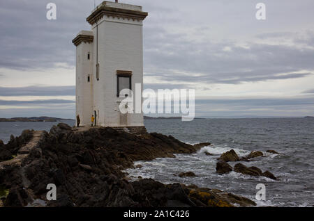 Carraig Fhada phare près de Port Ellen, Islay, Ecosse Banque D'Images