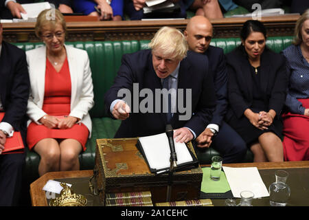 Londres, Royaume-Uni. 25 septembre 2019. Le Premier ministre britannique Boris Johnson fait une déclaration à la Chambre des communes de Londres, la Grande-Bretagne, le 25 septembre 2019. Le Premier ministre britannique Boris Johnson face une pression énorme que le Parlement a rouvert ses portes mercredi après que la Cour suprême a jugé son acte de suspendre le parlement pour cinq semaines était illégale. (Jessica Taylor/Parlement du Royaume-Uni/de l'élève via Xinhua) HOC CRÉDIT obligatoire : le Parlement du Royaume-Uni/Jessica Taylor Crédit : Xinhua/Alamy Live News Banque D'Images