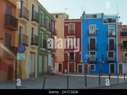 Maisons colorées de Villajoyosa, Alicante, Espagne, le 21 août 2019 Banque D'Images