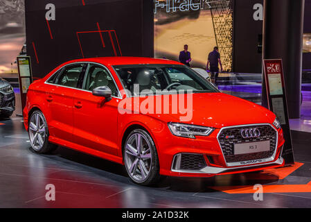 Francfort, Allemagne - Sept 2019 : AUDI RS3 A3 3e génération sedan, IAA International Motor Show Salon International de l'auto. Banque D'Images