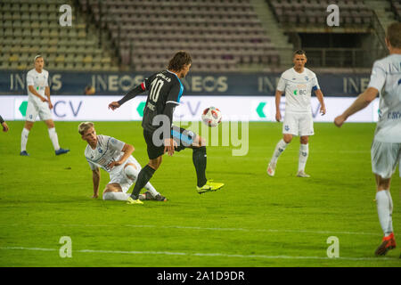 Lausanne, Suisse. 25 Septembre, 2019. Lausanne, Suisse - 2019/09/25 : Veroljub Salatic de Grasshopper Club Zürich prend le contrôle pendant le Défi suisse ligue match entre Fc Lausanne Sport et Grasshopper Club Zürich (photo de Eric Dubost/Pacific Press) Credit : Pacific Press Agency/Alamy Live News Banque D'Images