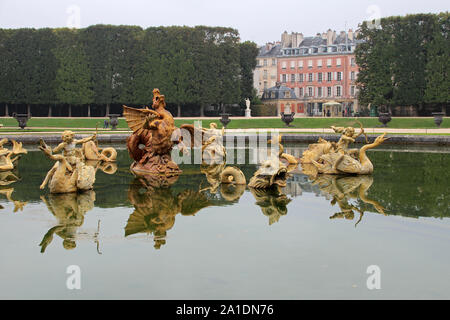 Dans les jardins musicaux les jardins du château de Versailles (France) Banque D'Images