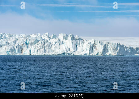 Glacier Hockstetter et banquise, Bjornsundet, île du Spitzberg, archipel du Svalbard, Norvège Banque D'Images