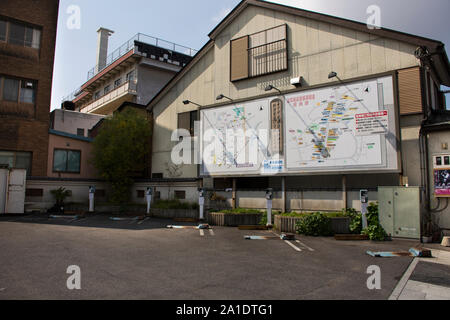 TOKYO, JAPON - 31 mars : le parking gratuit et la carte pour les Japonais et les voyageurs étrangers utiliser service de Naritasan Omote Sando ou vieille ville de Narita à Chi Banque D'Images