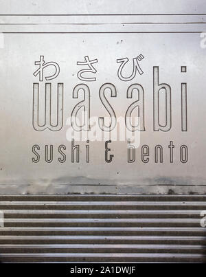 Wasabi Sushi restaurant Bento et signalisation dans Londres, Royaume-Uni Banque D'Images