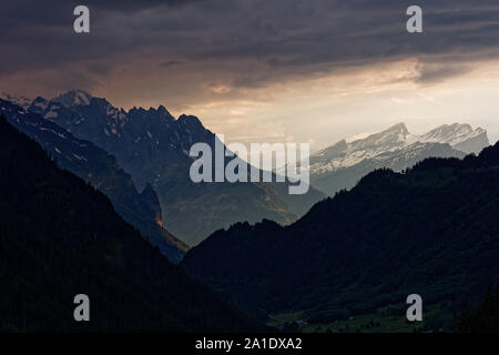 Tempête en cours dans la vallée du Hasli Gadmertal près de Susten Pass - Haut Hasli (vallée) l'Oberhasli, canton de Berne, Suisse Banque D'Images