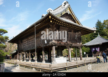 Gaku ne petit sanctuaire en bois en Daitou ou Grande Pagode de la paix de Naritasan Shinshoji Temple pour le japonais et étranger visite priaient à Chiba le 3 mars Banque D'Images