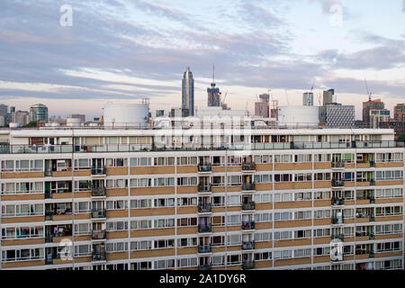 Churchill Gardens Housing Estate dans le quartier de Pimlico de Westminster, Londres, Royaume-Uni. 29 juillet 2019. Banque D'Images