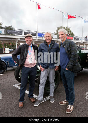 Richard Attwood, Derek Bell et Damon Hill sur la grille à l'organisme de bienfaisance Veloce Track day à Goodwood 25/9/19 Banque D'Images