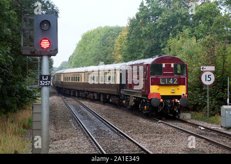 Le train d'excursion des amateurs de Balti Birmingham à Warwick, Warwickshire, UK Banque D'Images