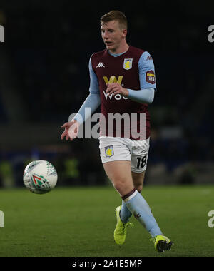 Brighton, UK. 25 septembre 2019 Villa's Matt Targett durant la troisième ronde de la Coupe du buffle match entre Brighton & Hove Albion et Aston Villa à l'American Express Community Stadium à Brighton. Credit : James Boardman/TPI/ Alamy Live News Banque D'Images