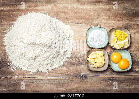 Ingrédients pour les produits de boulangerie frais, pâte à biscuits, ou flatlay Banque D'Images