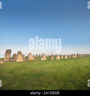 Ale ancienne pierres du paramètre de navire de l'âge du fer, près de Kaseberga Ystad, Skane, Suède. Scandinavie Banque D'Images