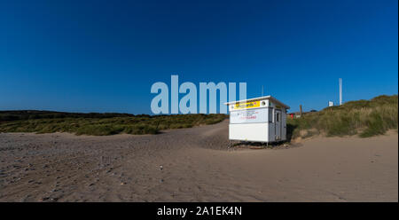 Une station de surveillance de la garde côtière sur la plage. Port Eynon, Gower, AONB, Swansea, Pays de Galles, la péninsule de Gower, Banque D'Images
