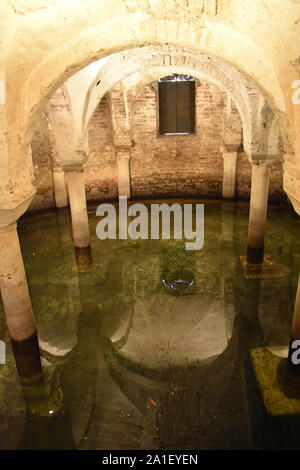 Dantes tombe Ferrara Banque D'Images