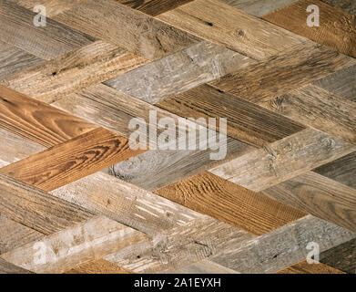 Planche en bois décorative en forme de losange. Modèle en bois texturé Banque D'Images