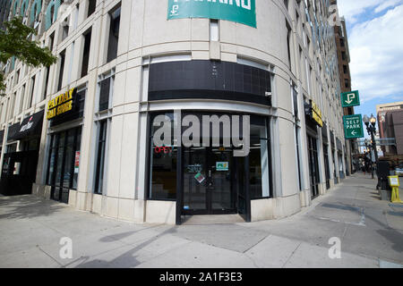 Magasin de prêt sur salaire au centre-ville de Chicago, dans l'Illinois, États-Unis d'Amérique Banque D'Images