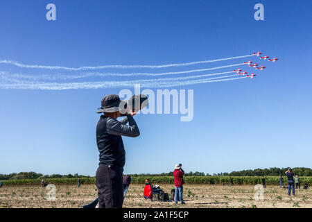 Photographe de vol d'avion de vol de point de vue prenant des photos Banque D'Images