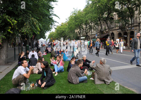 La journée sans voiture sur Andrassi Utca. Budapest, Hongrie Banque D'Images