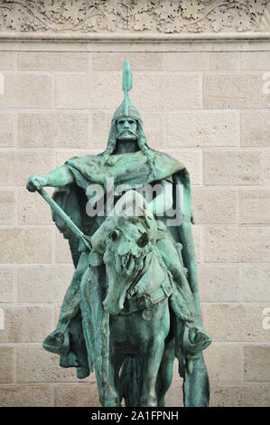 Le roi d'Arpad. Monument du millénaire, la Place des Héros. Budapest, Hongrie Banque D'Images