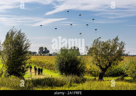 Oosterbeek, Pays-Bas, le 22 septembre 2019 : près de l'atterrissage des parachutistes britanniques Rhin meemorial opération Market Garden près d'Arnhem Pays-Bas Banque D'Images