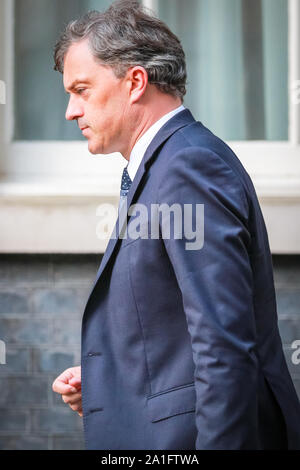 Downing Street, Westminster, London, UK, 26 Sep 2019. Julian Smith, Secrétaire d'État pour l'Irlande du Nord. Politique Les ministres arrivent pour une réunion du Cabinet à Downing Street en fin d'après-midi. Credit : Imageplotter/Alamy Live News Banque D'Images