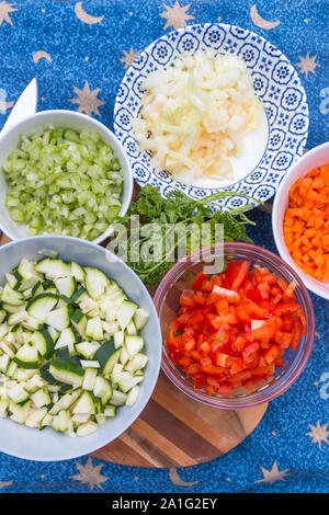 Des légumes pour la cuisson sur la mise à plat, vue supérieure avec copie espace Banque D'Images
