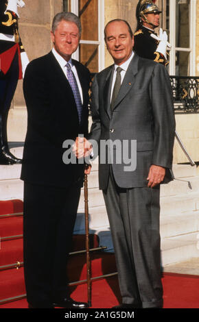 27 mai 1997, Paris, France : le président américain Bill Clinton rencontre le président français Jacques Chirac à l'Elysée à Paris 1997. (Crédit Image : © Globe Photos via Zuma sur le fil) Banque D'Images