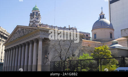 La Cathédrale Métropolitaine de Buenos Aires (Espagnol : Cathédrale Métropolitaine de Buenos Aires) est la principale église catholique de Buenos Aires, Argentine. Cont Banque D'Images