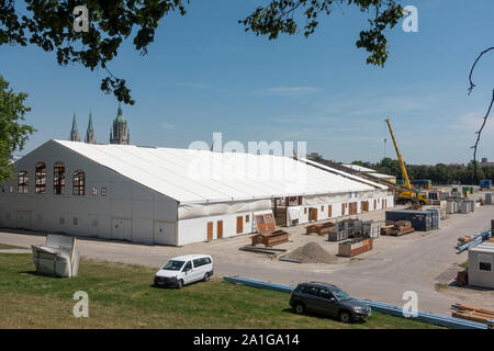 Le site de l'Oktoberfest de Munich (le plus grand festival de la bière) en construction (en juillet 2019), Theresienwiese, Munich, Bavière, Allemagne. Banque D'Images