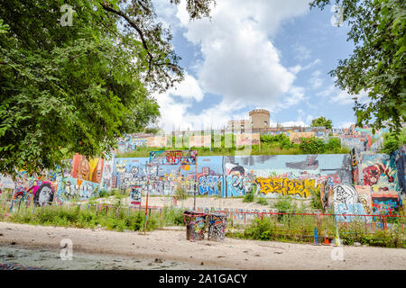 Graffitis colorés wall art peintures murales à Austin, Texas Banque D'Images