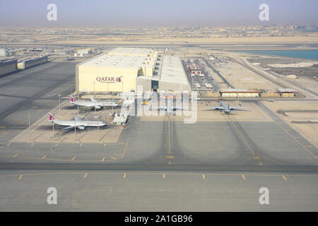 DOHA, QATAR - 17 JUN 2019- vue aérienne de l'Aéroport International Hamad (DOH) à Doha, le moyeu pour transporteur national Qatar Airways (QR). Banque D'Images