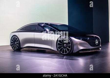Francfort, Allemagne, nov 2019 Show car Mercedes-Benz concept NQE à l'IAA, la vision de la classe S électrique prototype de voiture futur créé par Mercedes Benz Banque D'Images