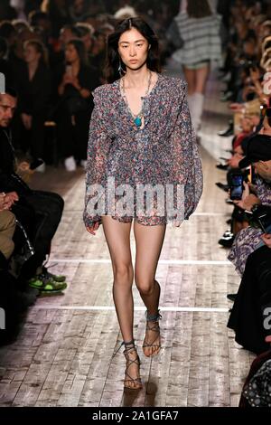 Paris, France. 26 Sep, 2019. ISABEL MARANT SS20 piste pendant la Fashion Week de Paris - Paris, France 26/09/2019 | Crédit dans le monde entier d'utilisation : dpa/Alamy Live News Banque D'Images