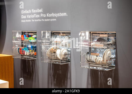 Berlin, Allemagne, Sep 2019, nouveau lave-vaisselle Bosch sur l'affichage à l'IFA 2019 exposition Robert Bosch Banque D'Images