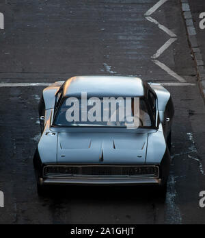 Une Dodge Charger dans les rues de Paris pendant le tournage de Fast and Furious 9 en septembre 2019. Prises le long de Cowgate. Banque D'Images