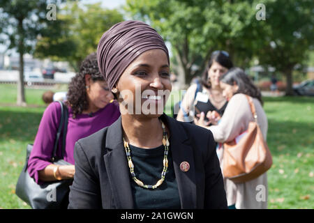 Le 26 septembre, 2019, Washington, DC : Sénatrice Ilhan Omar (D-MN), Mme Barbara Lee (D-CA), et le membre du Congrès Al Green (D-TX), parler de "Impeach Trump' rally, organisé par Démocrates progressistes d'Amérique, en face du Capitole. Banque D'Images
